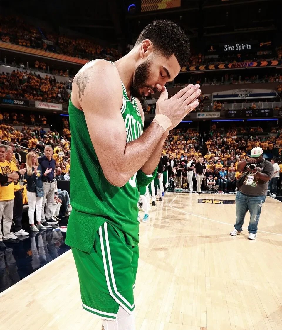 开云体育-塔图姆在德国队比赛中重返赛场，锐不可当引发热议！赛场气氛高涨的简单介绍-开云体育